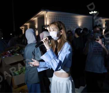 ภาพบรรยากาศรับบริจาคช่วยน้ำท่วม เจนนี่ ได้หมดถ้าสดชื่น