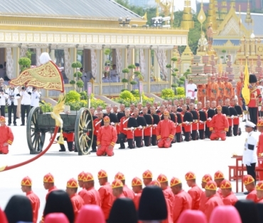 ขบวนพระบรมราชอิสริยยศ พระราชพิธีถวายพระเพลิงพระบรมศพ พระบาทสมเด็จพระปรมินทรมหาภูมิพลอดุลยเดช บรมนาถบพิตร