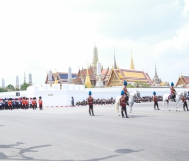 ขบวนพระบรมราชอิสริยยศ พระราชพิธีถวายพระเพลิงพระบรมศพ พระบาทสมเด็จพระปรมินทรมหาภูมิพลอดุลยเดช บรมนาถบพิตร