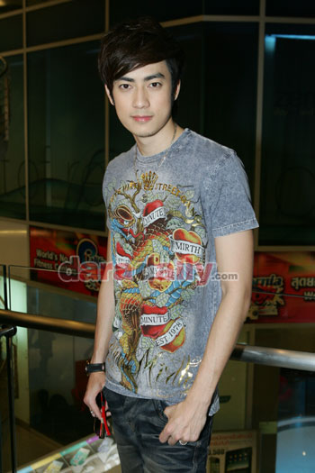 “ฟิล์ม”ยัน..เปิดพ็อกเก็ตบุ๊ค เล่ามรสุมชีวิต