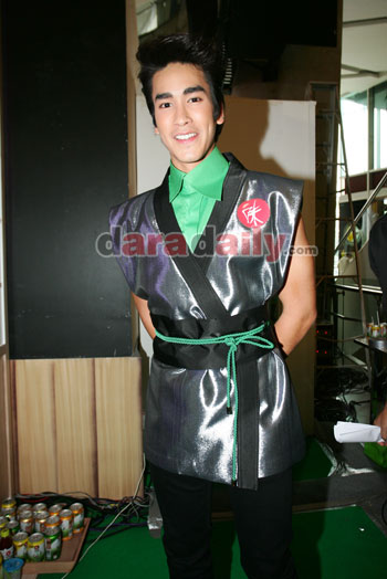 “ณเดชน์” พ่อพระ ช่วยแม่ทำพ็อกเก็ตบุ๊คเพื่อสังคม